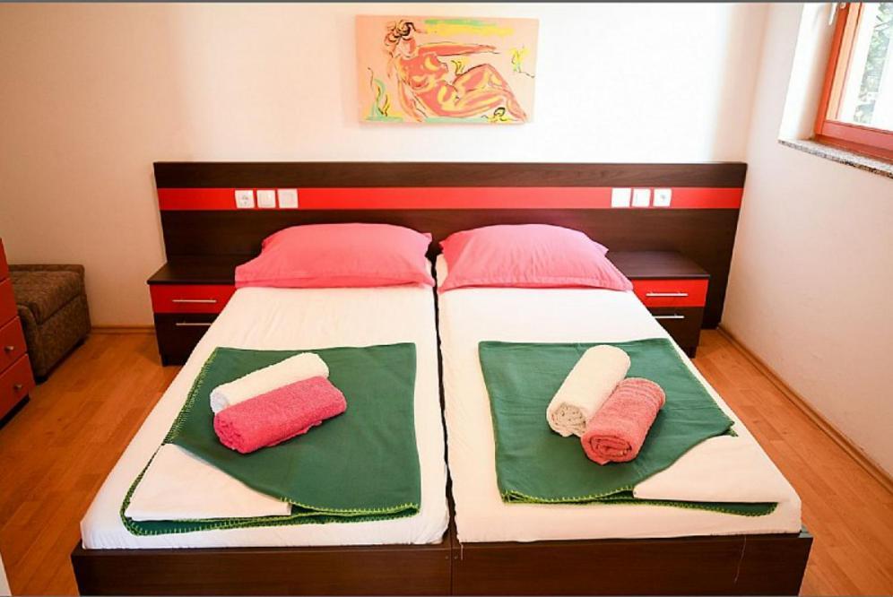 Apartments Dvori Novalja Extérieur photo