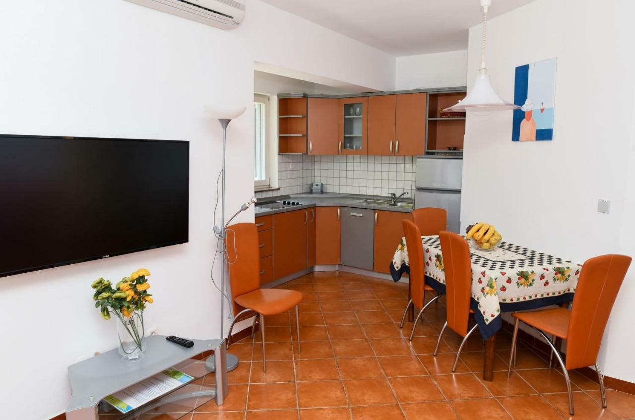 Apartments Dvori Novalja Extérieur photo