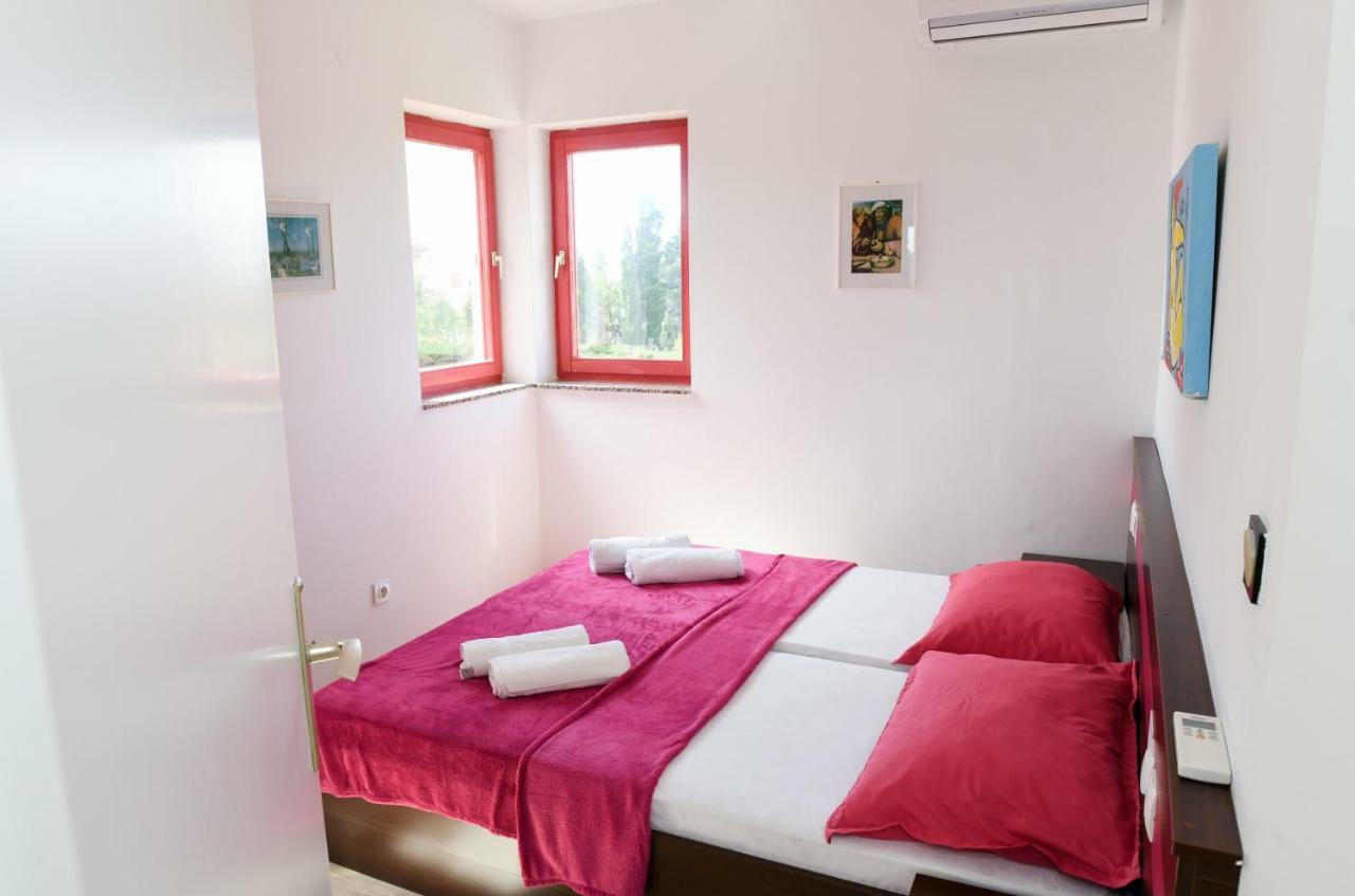 Apartments Dvori Novalja Extérieur photo