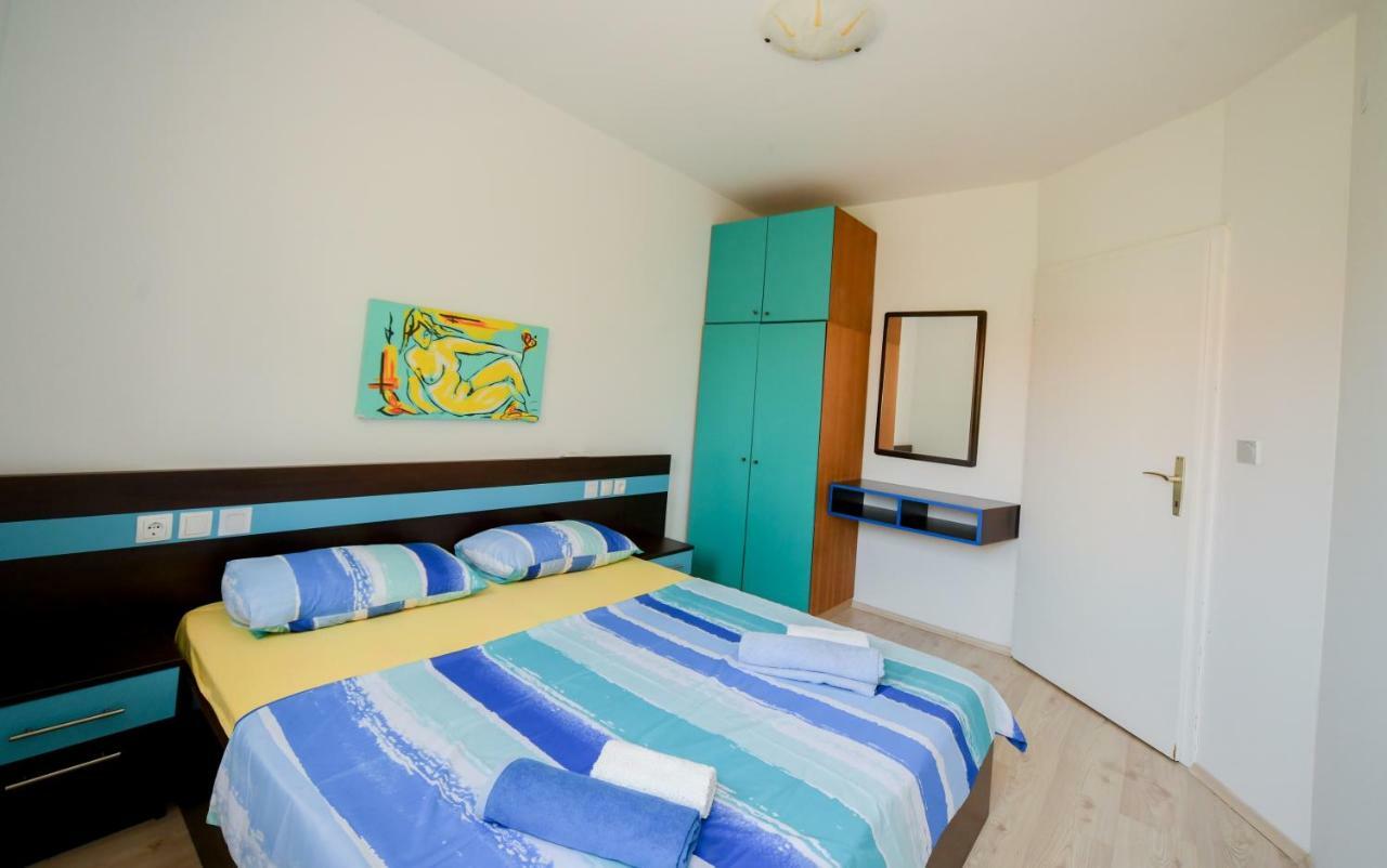 Apartments Dvori Novalja Extérieur photo