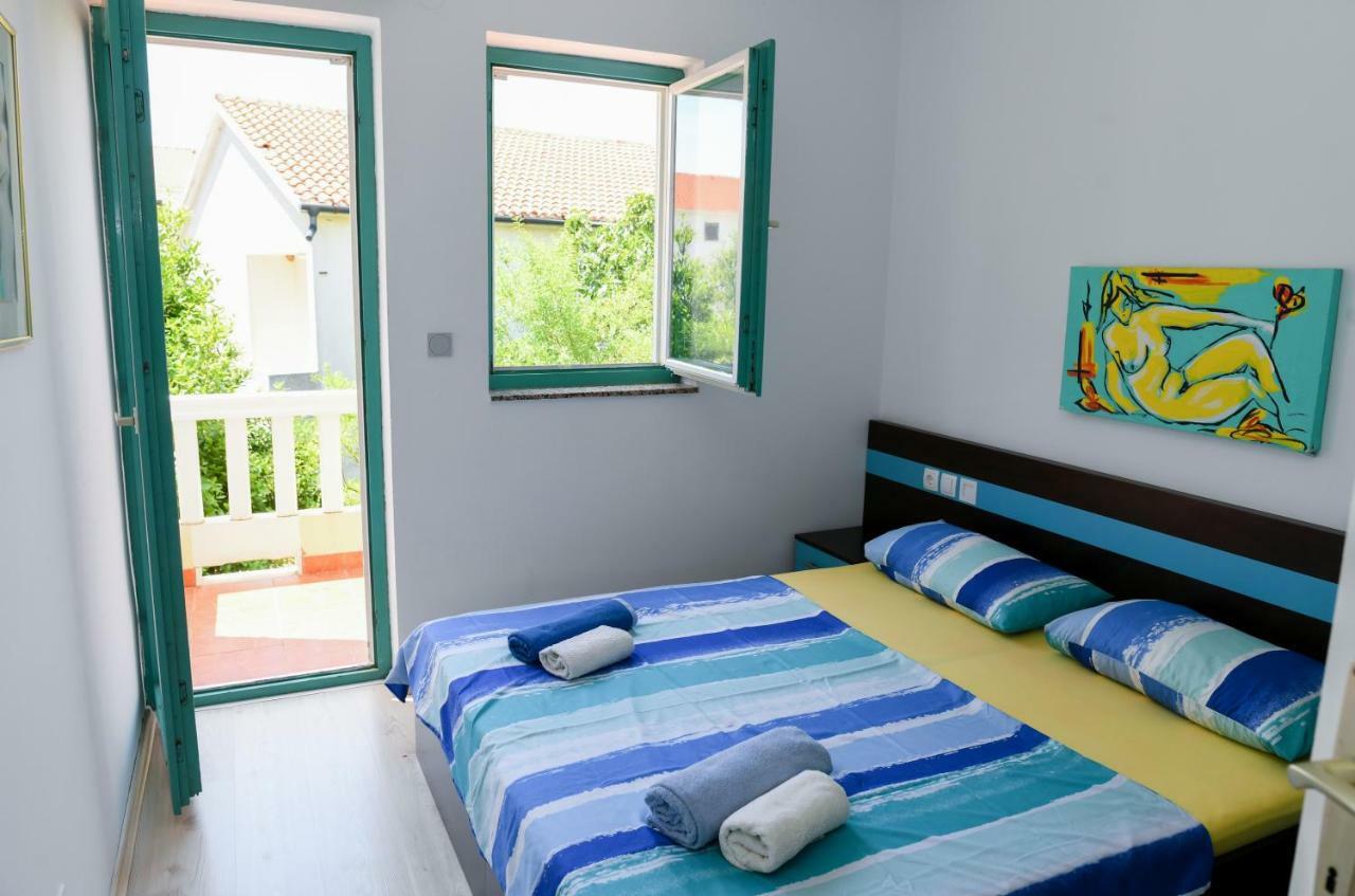Apartments Dvori Novalja Extérieur photo